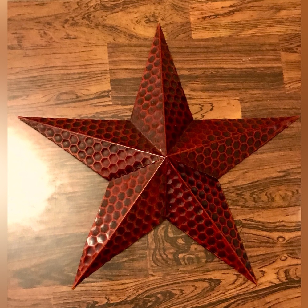 Deep Red Wine Metal Star Indoor/Outdoor Decor